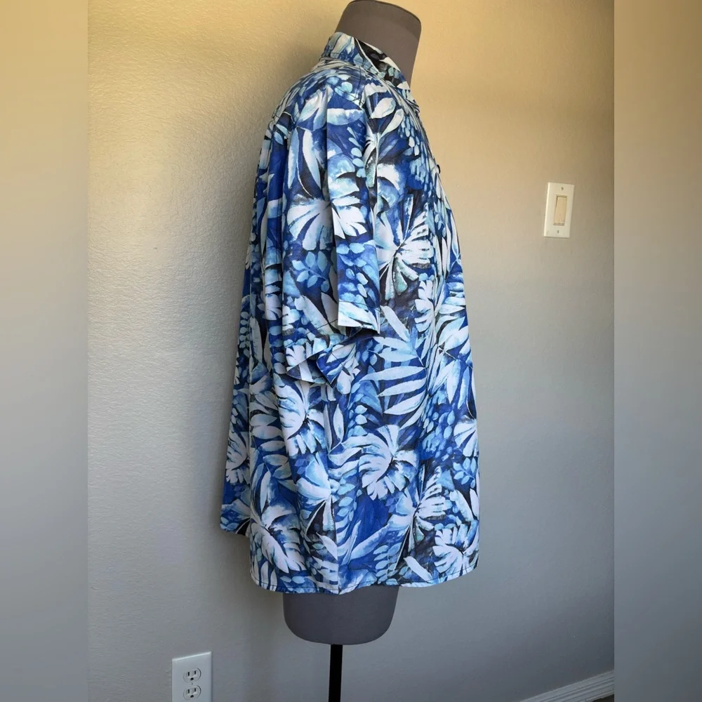 Tommy Bahama Blue and White Leaf Print Shirt - Picture 4 of 10